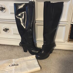 Black Women's Knee-High Boots